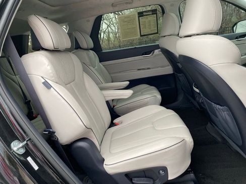 Used 2024 Hyundai Palisade Calligraphy image 40