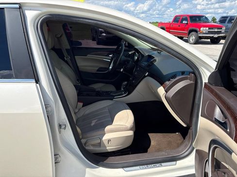Used 2012 Buick Regal Leather FWD image 24