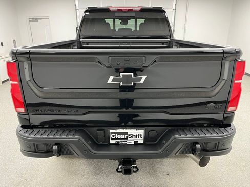 Used 2025 Chevrolet Silverado 2500 ZR2 w/ ZR2 Bison Edition AWD/4WD image 9