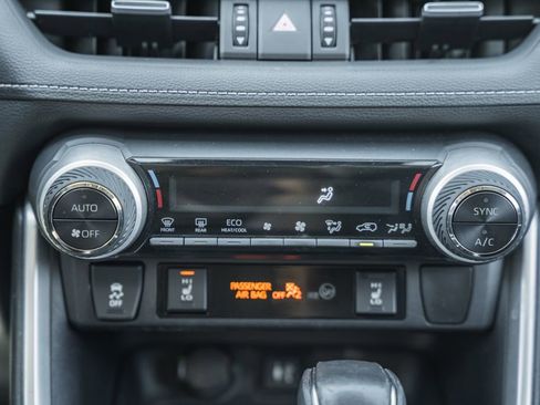 Used 2019 Toyota RAV4 XLE Premium w/ Cold Weather Package AWD/4WD image 24