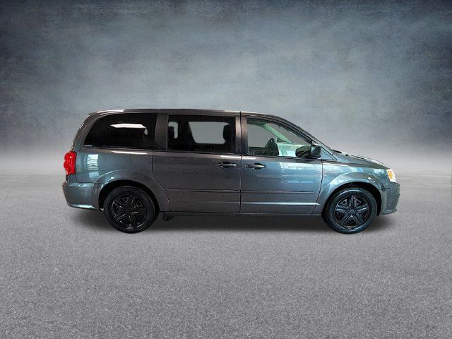 Used 2017 Dodge Grand Caravan SE FWD image 5