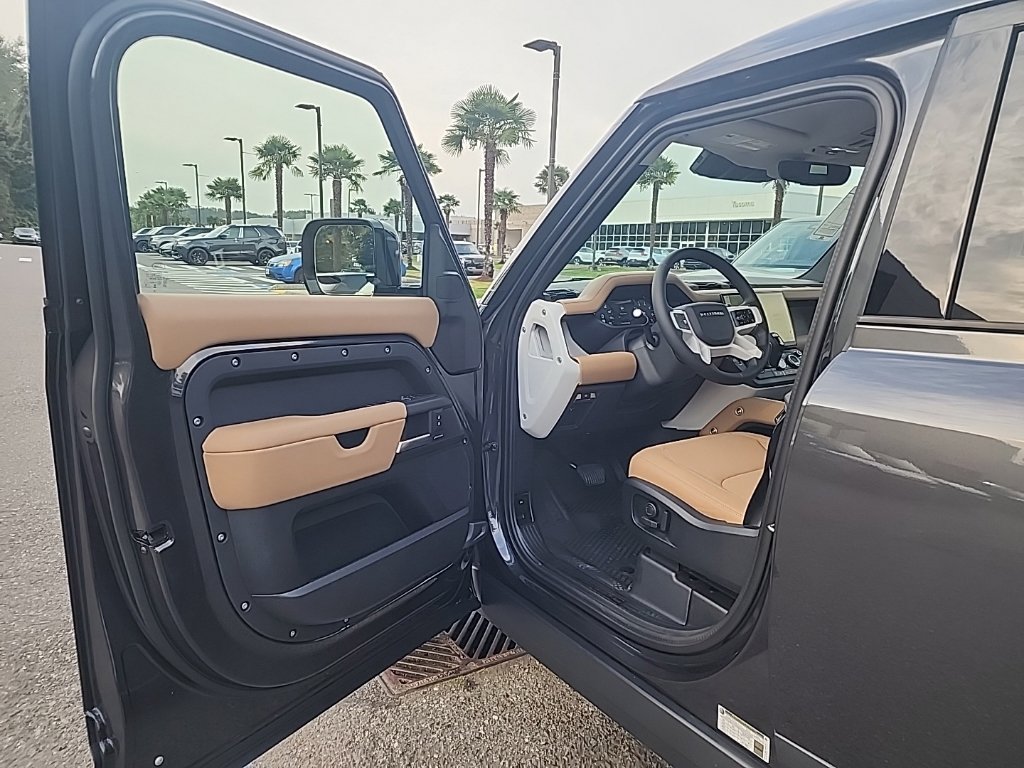 New 2026 Land Rover Defender 110 S AWD/4WD image 8