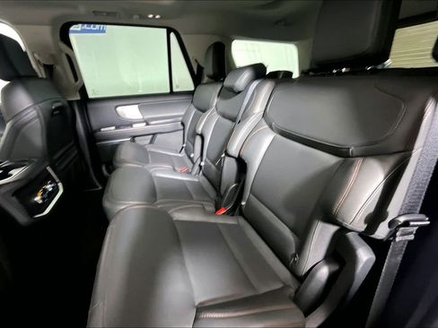 Used 2025 Ford Expedition Active image 21