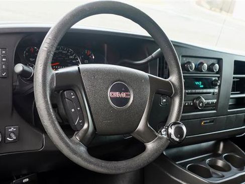 Used 2010 GMC Savana 1500 image 10