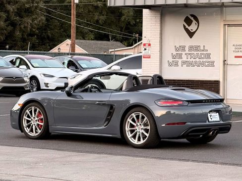 Used 2017 Porsche 718 Boxster S RWD image 7