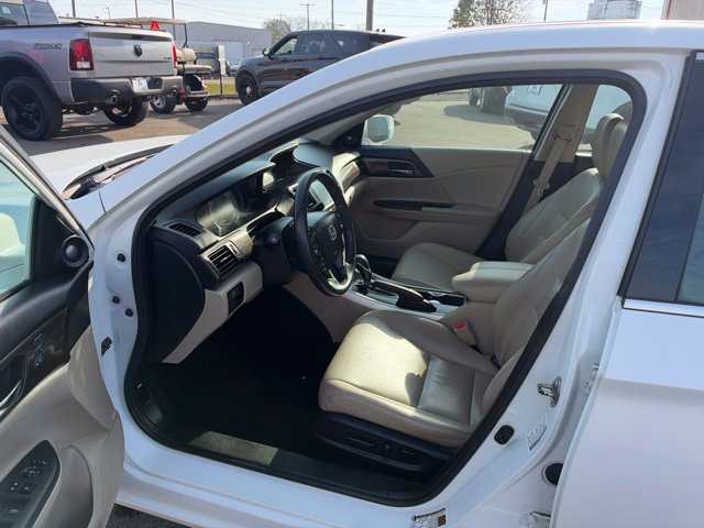 Used 2017 Honda Accord EX-L image 10