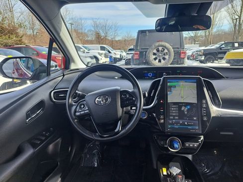 Used 2022 Toyota Prius Prime XLE image 19