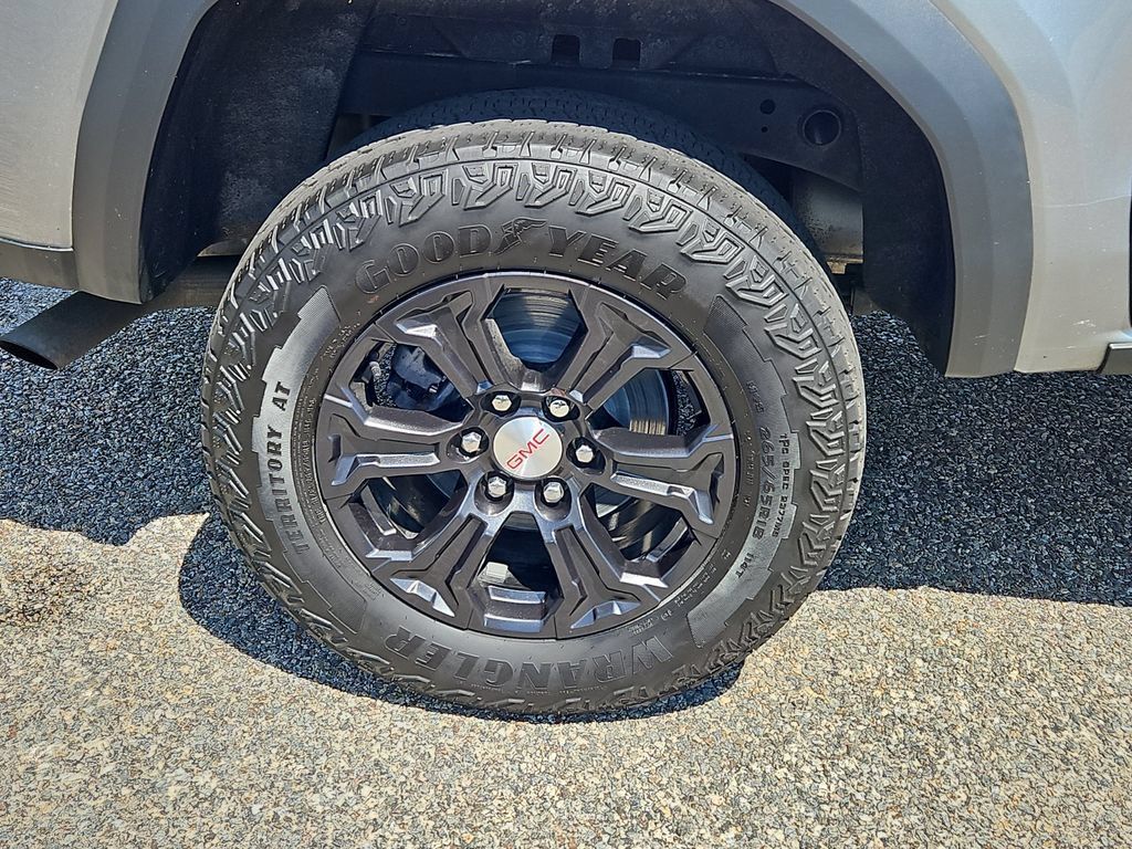 Certified 2024 GMC Canyon Elevation w/ Elevation Premium Package AWD/4WD image 9