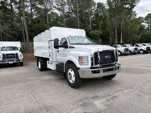 New 2027 Ford F750 2WD Regular Cab Super Duty image 2