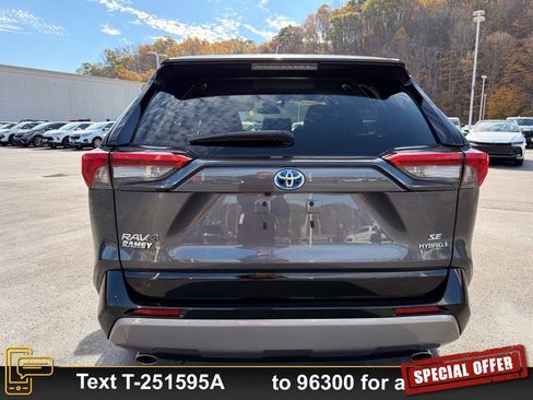 Used 2024 Toyota RAV4 SE w/ Convenience Package image 6