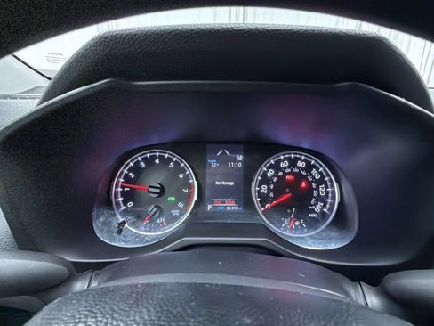 Used 2021 Toyota RAV4 LE FWD image 20