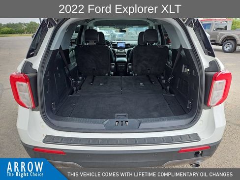 Used 2022 Ford Explorer XLT w/ Equipment Group 202A AWD/4WD image 18