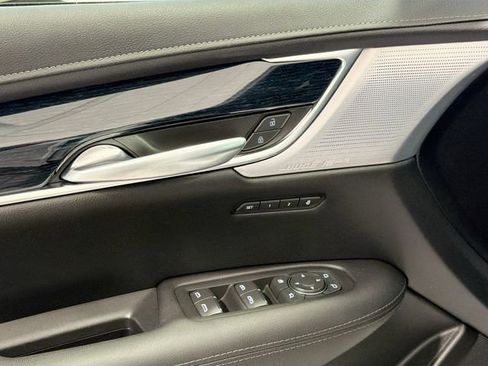 Certified 2025 Cadillac XT5 Premium Luxury w/ LPO, Floor Liner Package AWD/4WD image 16