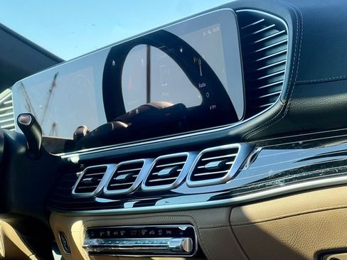 Certified 2024 Mercedes-Benz GLS 580 4MATIC image 15