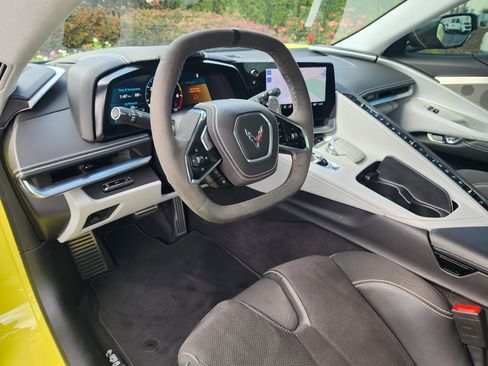 Used 2023 Chevrolet Corvette Stingray Premium Conv w/ Z51 Performance Package image 15