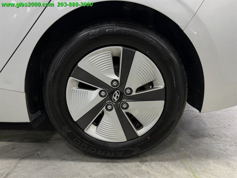 Used 2018 Hyundai Ioniq Blue FWD image 16