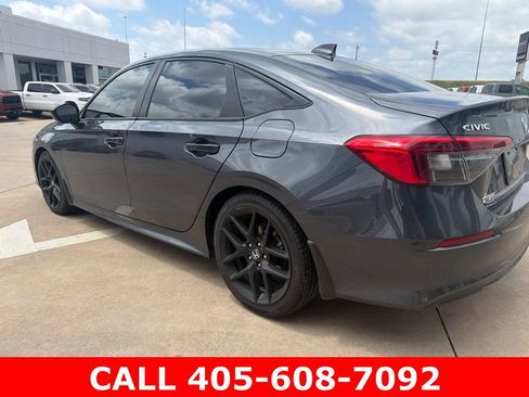 Used 2023 Honda Civic Sport image 4