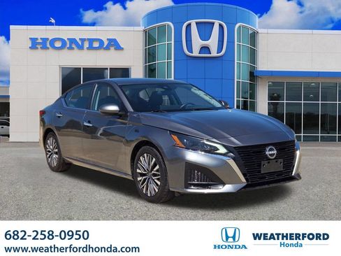 Used 2024 Nissan Altima 2.5 SV w/ SV Premium Package FWD image 1
