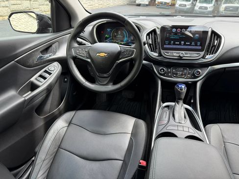 Used 2017 Chevrolet Volt Premier w/ Driver Confidence II Package FWD image 11