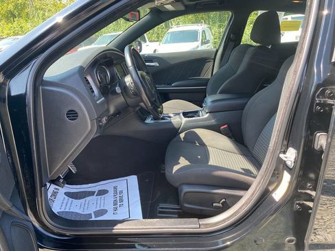 Used 2022 Dodge Charger R/T w/ Harman/Kardon Audio Group image 12