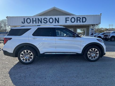 New 2026 Ford Explorer Platinum RWD image 3