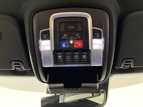 Used 2021 RAM 1500 Laramie AWD/4WD image 39