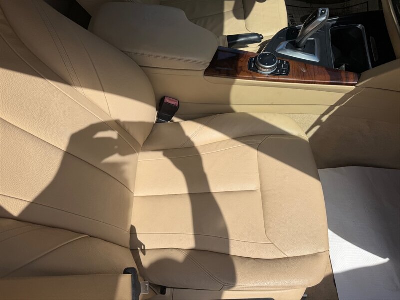 Used 2014 BMW 335i Sedan w/ Technology Package RWD image 17