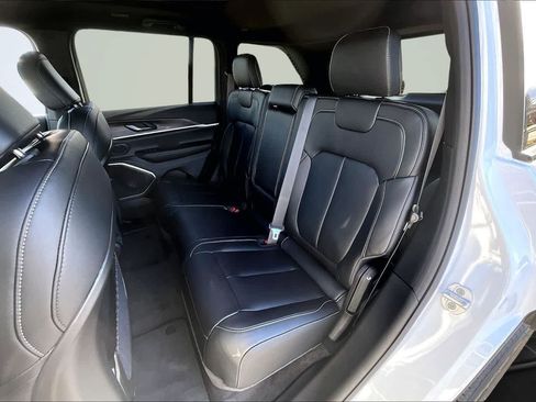 New 2026 Jeep Grand Cherokee Limited AWD/4WD image 13