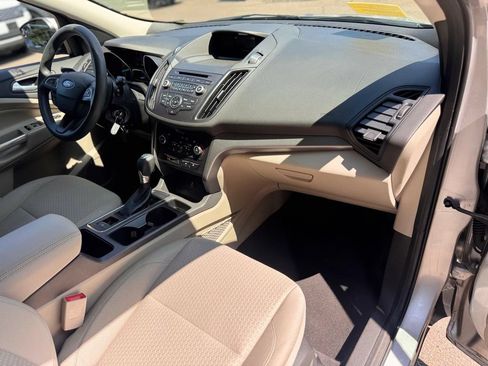 Used 2017 Ford Escape SE w/ SE Cold Weather Package AWD/4WD image 28