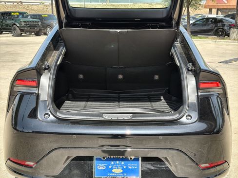Used 2024 Toyota Prius XLE FWD image 23