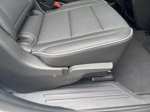 Used 2025 Buick Enclave Preferred image 44