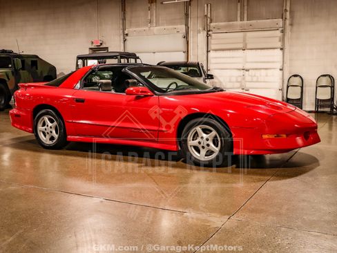Used 1995 Pontiac Firebird Formula RWD image 25
