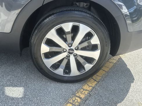 Certified 2022 Kia Telluride S FWD image 10