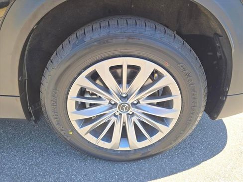 Used 2024 MAZDA CX-90 Plug-In Hybrid w/ Preferred image 11