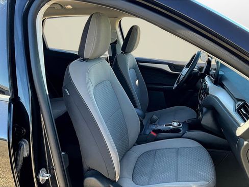 Used 2022 Ford Escape SE w/ SE Sport Appearance Package image 7