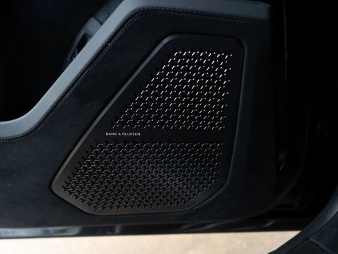 Used 2024 Lamborghini Urus Performante AWD/4WD image 60