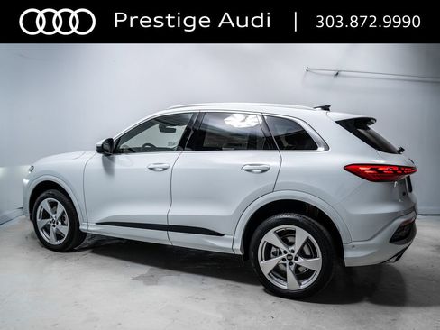 Used 2025 Audi Q5 Premium Plus w/ Premium Plus AWD/4WD image 2