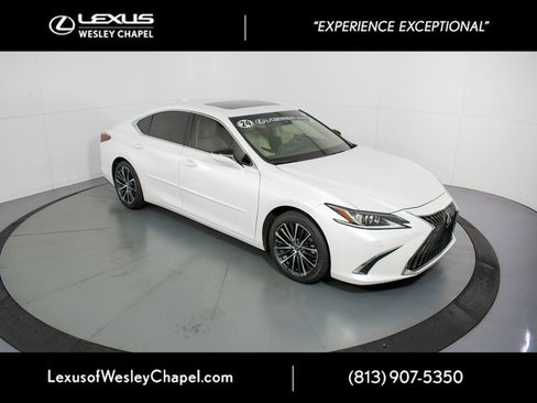 Used 2024 Lexus ES 350 w/ Premium Package image 2
