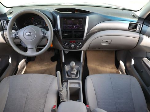 Used 2011 Subaru Forester 2.5X Premium image 2