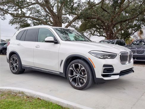 Certified 2022 BMW X5 sDrive40i w/ Premium Package image 11