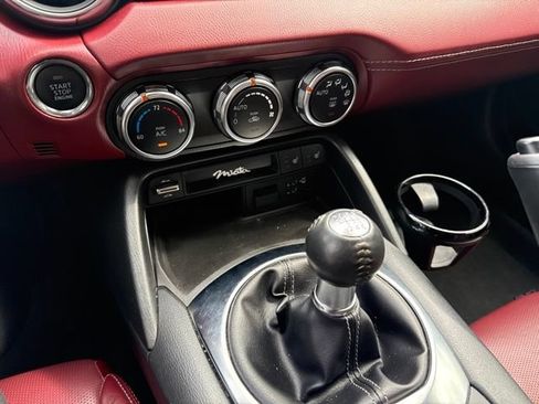 Used 2020 MAZDA MX-5 Miata RF Grand Touring RWD image 9