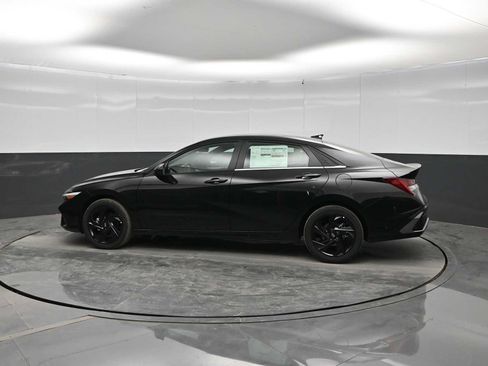 New 2026 Hyundai Elantra SEL Sport Premium FWD image 5