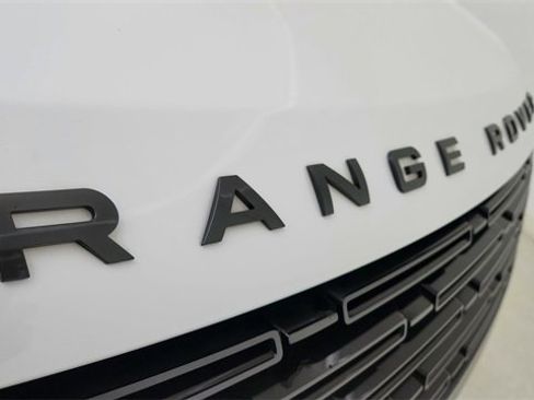 Used 2023 Land Rover Range Rover SE image 16