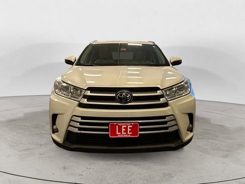Used 2019 Toyota Highlander XLE image 8