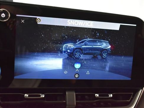 New 2026 Chevrolet Equinox LT w/ Convenience Package II AWD/4WD image 23
