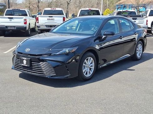 Used 2026 Toyota Camry LE image 3