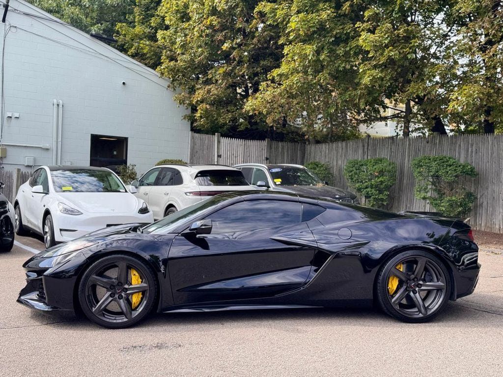 Used 2025 Chevrolet Corvette Z06 w/ Stealth Interior Trim Package RWD image 3