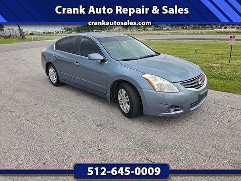 Used 2010 Nissan Altima Sedan FWD image 1