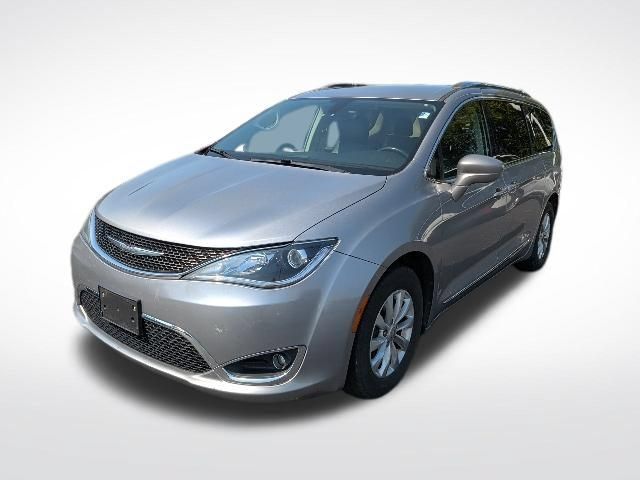 Used 2018 Chrysler Pacifica Touring-L FWD image 3