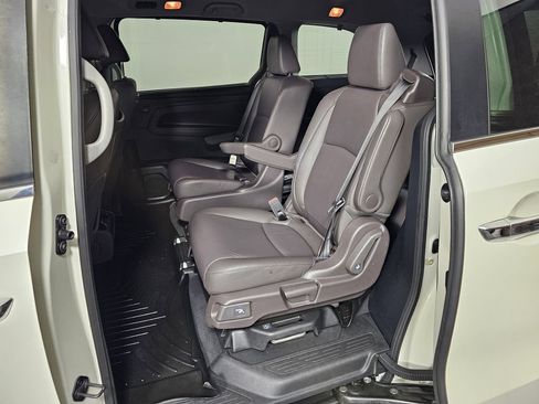 Used 2019 Honda Odyssey Touring image 17
